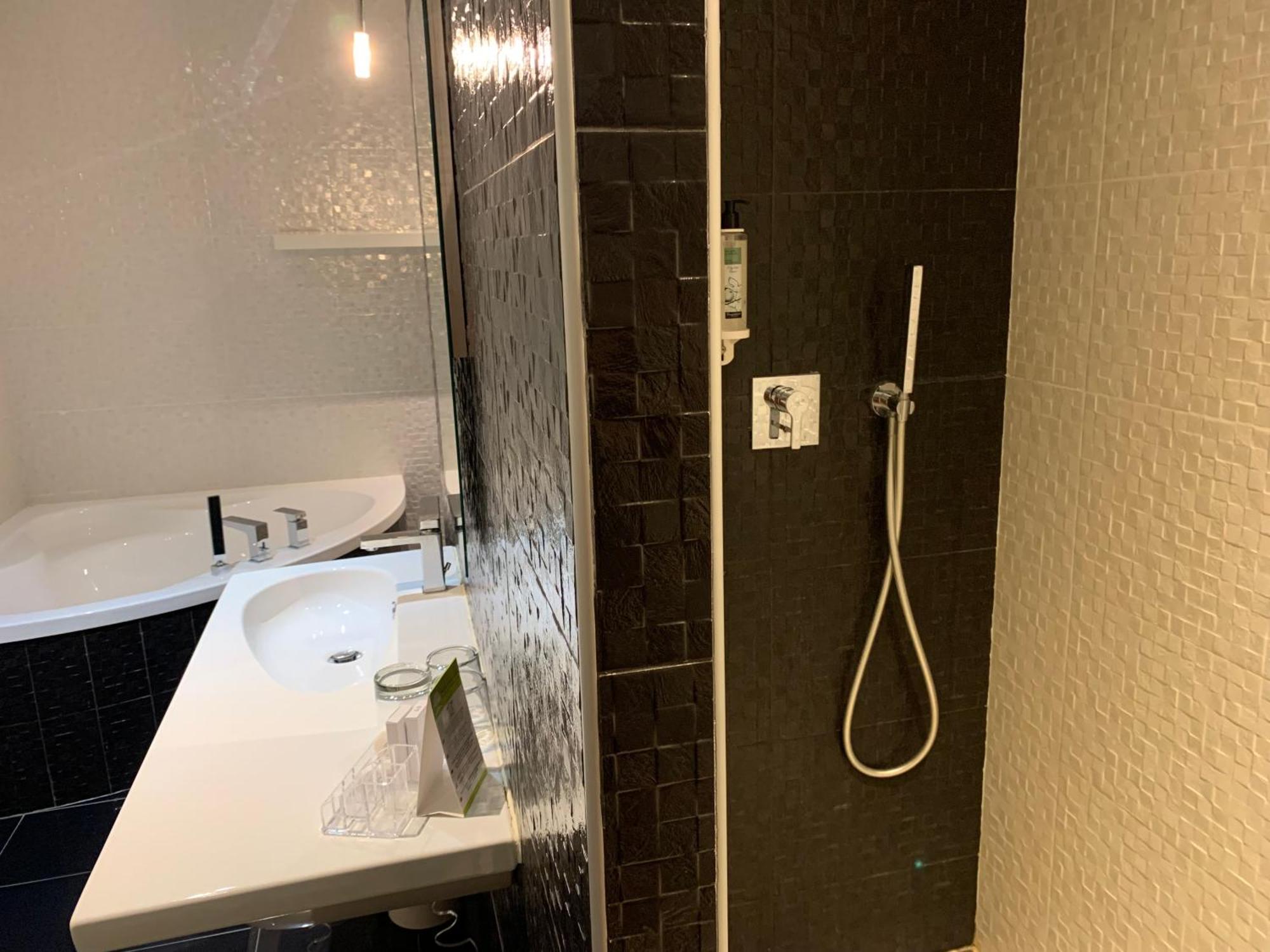 Les Criquets Hotel & Spa 布朗克福 外观 照片
