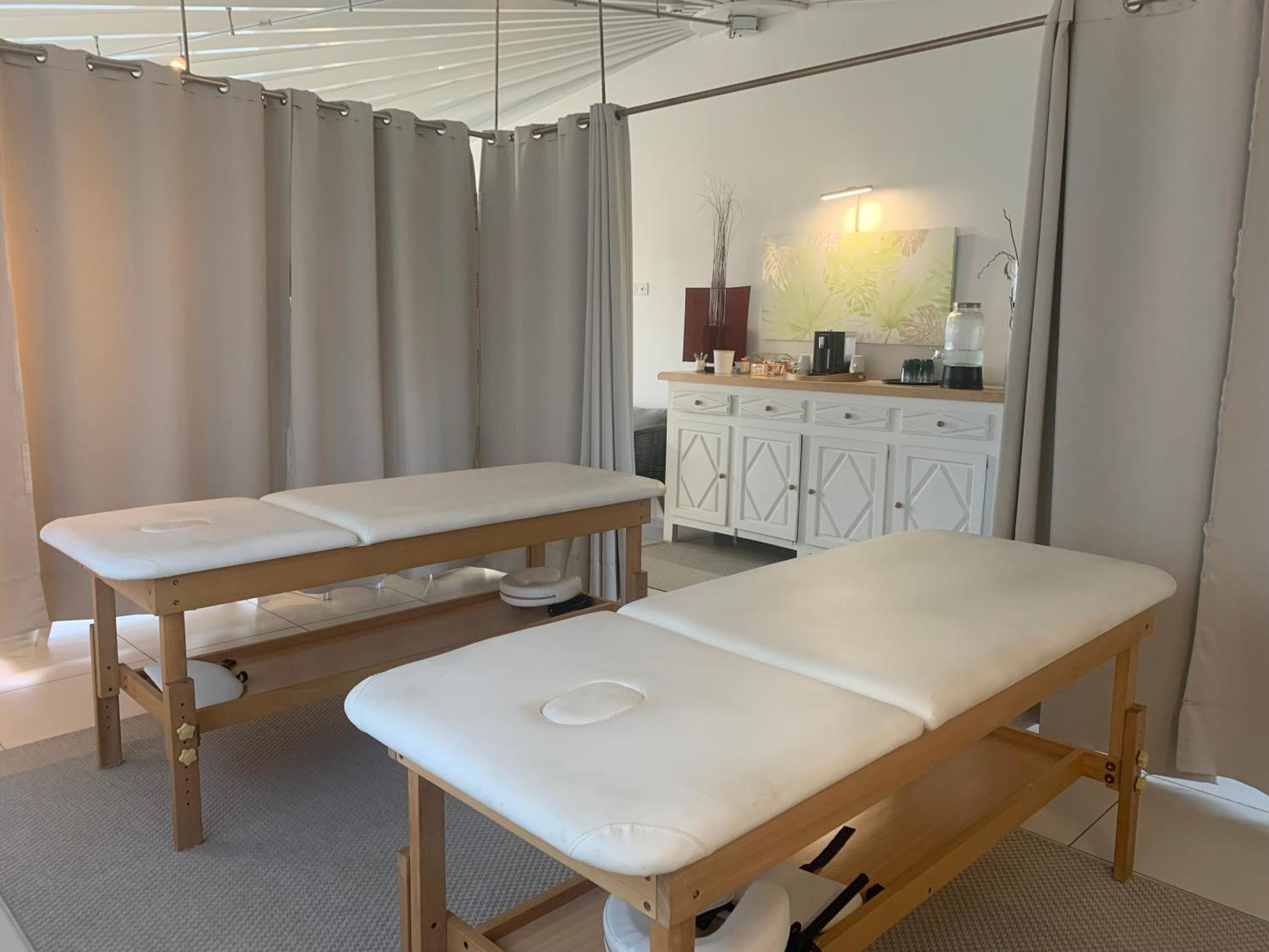 Les Criquets Hotel & Spa 布朗克福 外观 照片