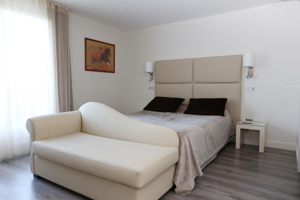 Les Criquets Hotel & Spa 布朗克福 外观 照片